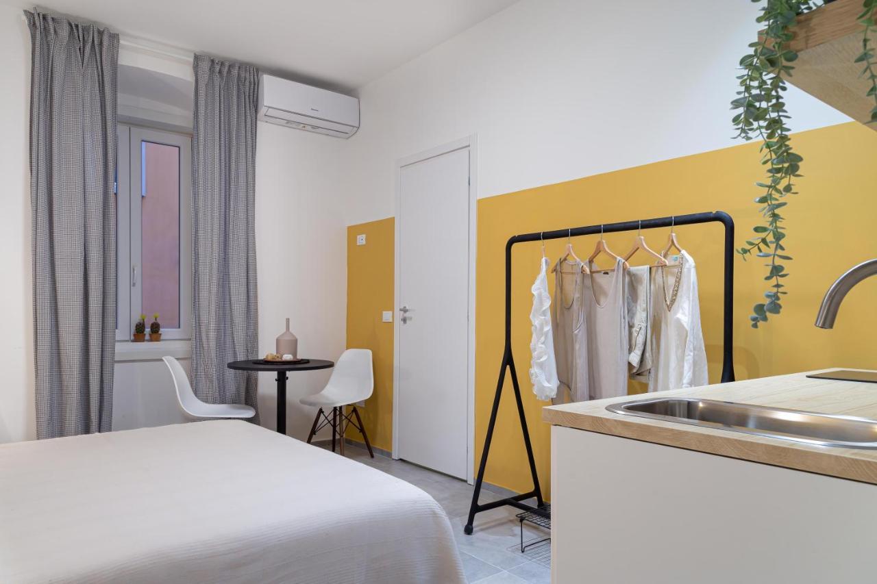 Tiny Cozy Studio In The City Center Trieste Extérieur photo